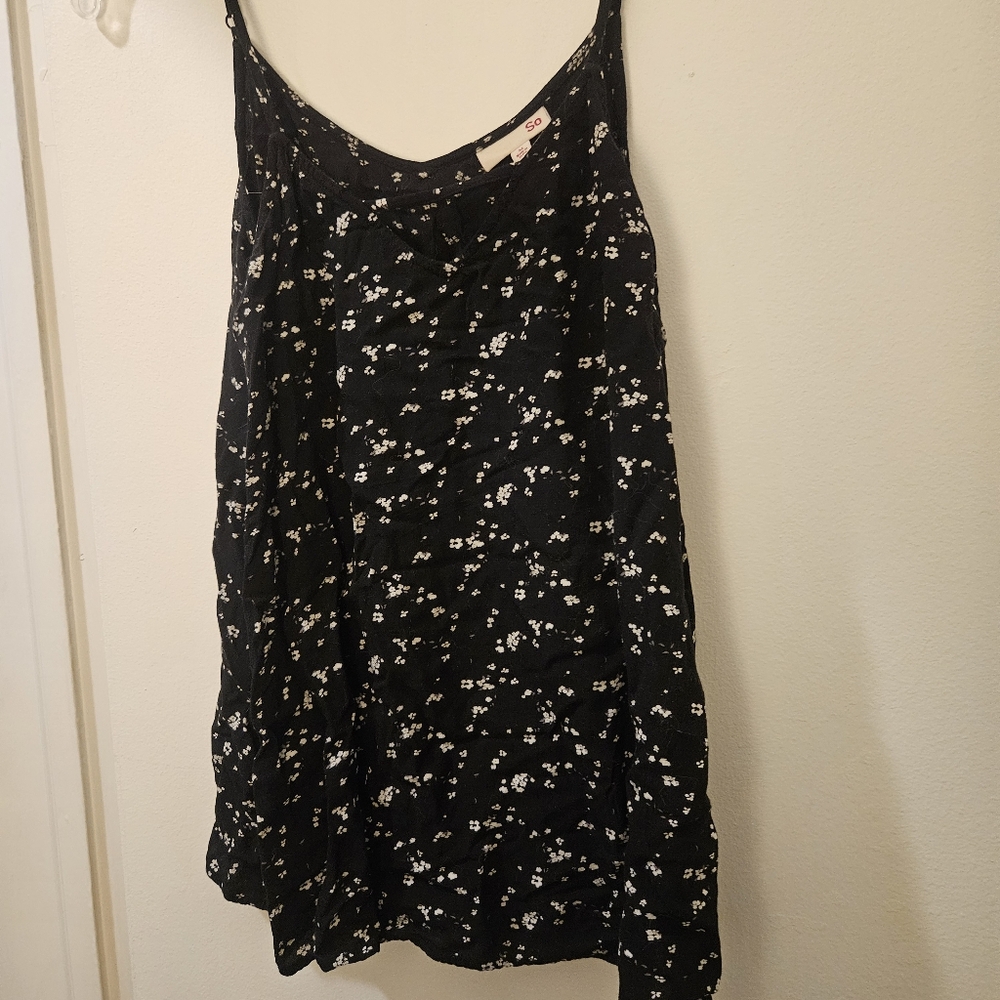 SO Black and White Floral Tank Top Size M